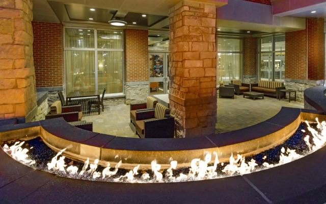 Courtyard Buffalo Downtown / Canalside