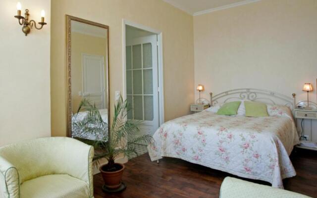 Villa With Private Beach - Villa Lou Cade