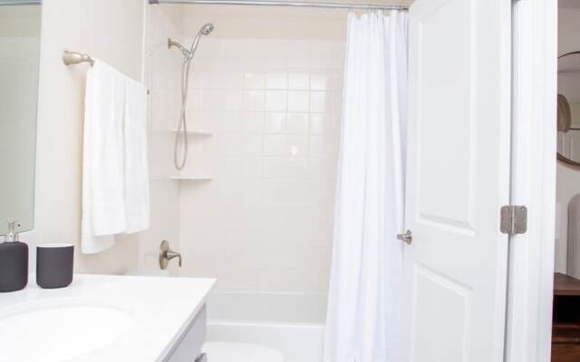 4577 Stunning 7BD Home