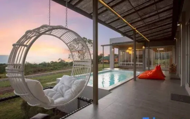 Mine Hills Pool Villa Camping