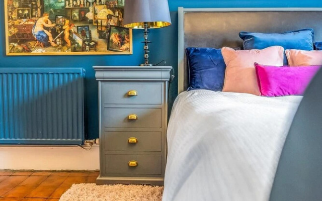 Stunning Artistic Hideout Perfect for Family