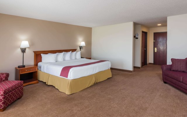 Seasons Inn & Suites Highland