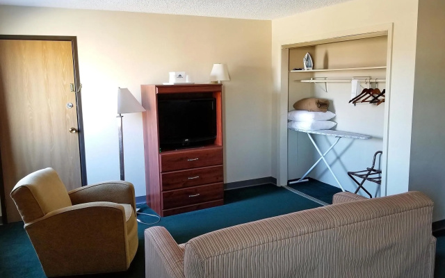 Americas Best Value Inn St. Louis South