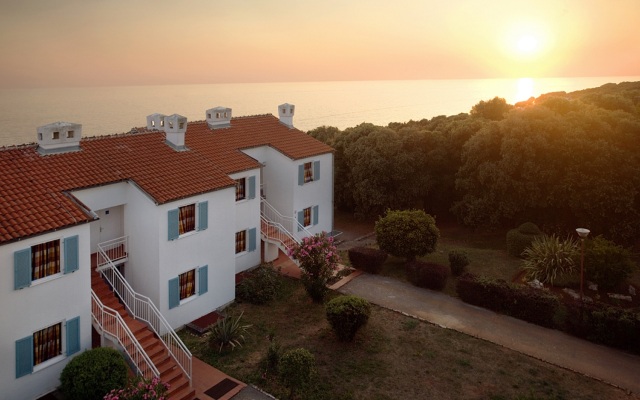 Lanterna Resort