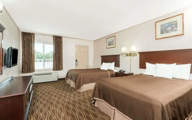 Howard Johnson Express - Springfield