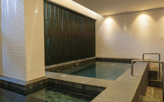 Azalea Suites by Jayakarta Group