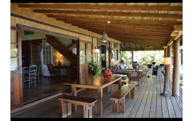 Fare Upu beach front cottage - Moorea