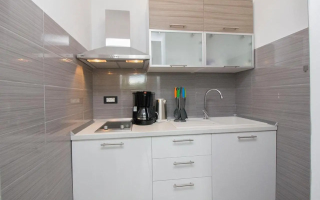 Modern 2 BDR & 2 Bathroom app with sea view, 077