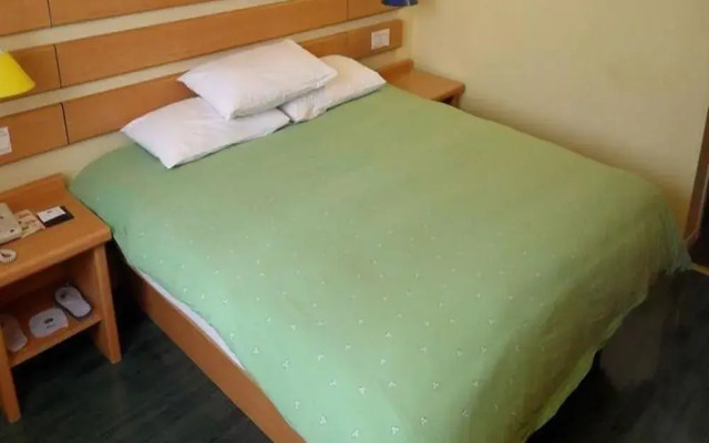 Home InnNeo (Chengdu Chunxi Road Taikoo Li Shuyuan Street Shop)