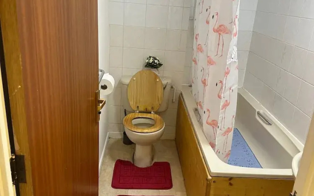 1br-sleeps2-parking-quietstay-citycentre