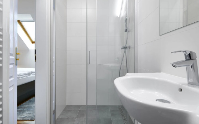 VN48 Suites by Adrez Living