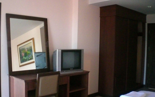 Naris Art Hotel