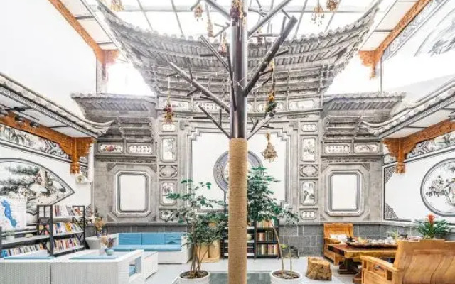 Dali Venus theme Inn
