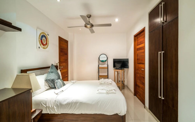 Parinda Villa in Naka Hills