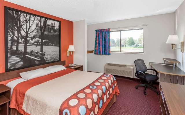 Super 8 by Wyndham Washington/Peoria Area