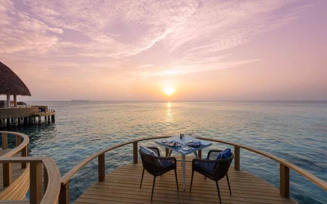 Emerald Faarufushi Resort & Spa