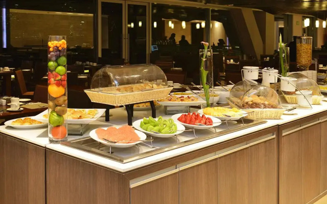 Radisson Blu Plaza El Bosque Santiago