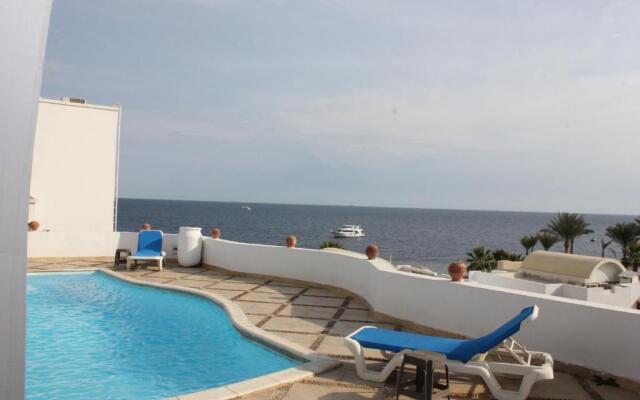 Carlton Luxury Resort