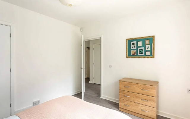 London Apartment in Trendy Clapham Junction