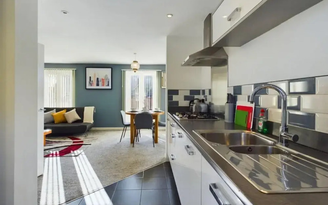 Riverfront Staffordshire Retreat