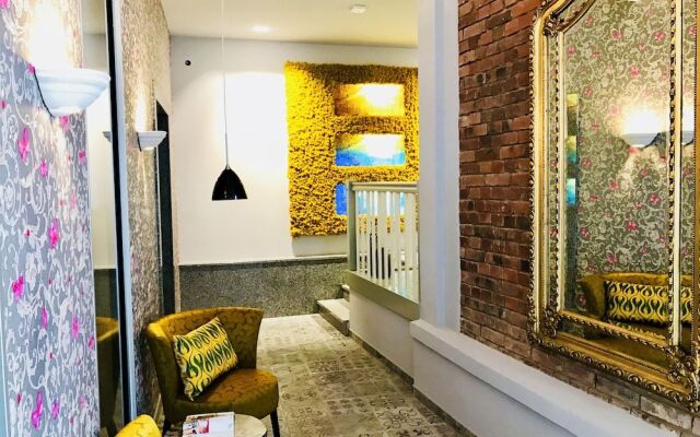 MOMENTS Boutique Hotel