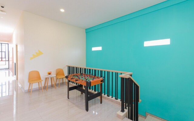 Sans Hotel Clover Ace Surabaya by RedDoorz