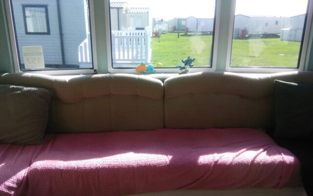 Charming 3-bed Caravan in Camber Food Rest
