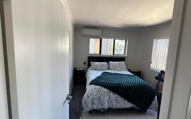 Auckand Holiday in the Golden Circle