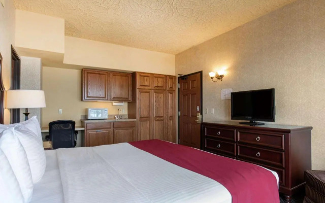 Shoreline Inn & Conference Center, Ascend Collection