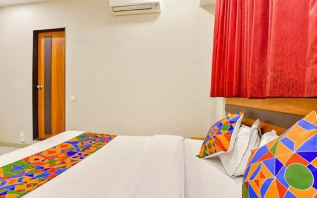 Fabhotel Happinex