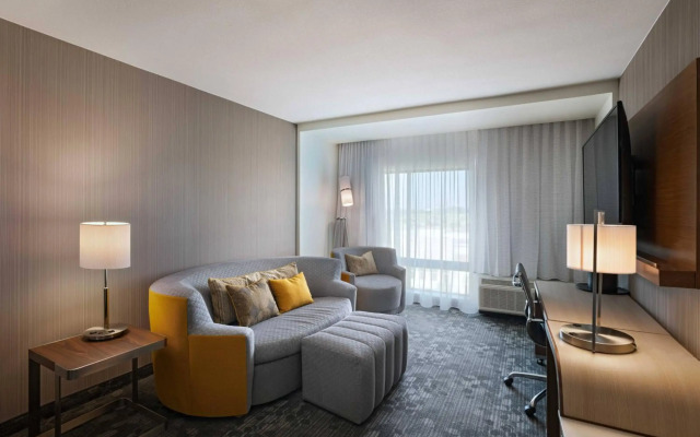 Courtyard by Marriott Dallas Grand Prairie