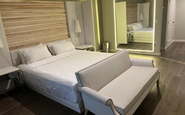 Aspire Inn & Suites Orange
