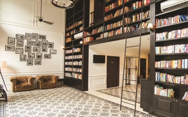 The Alcove Library Hotel