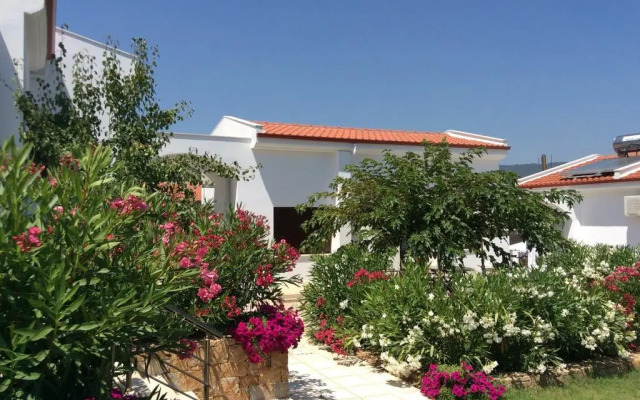 Ktima Amitsa Studios & Apartments