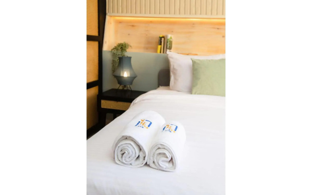 Elegant & Edgy 2 BR w Beach & Pool Mangroovy