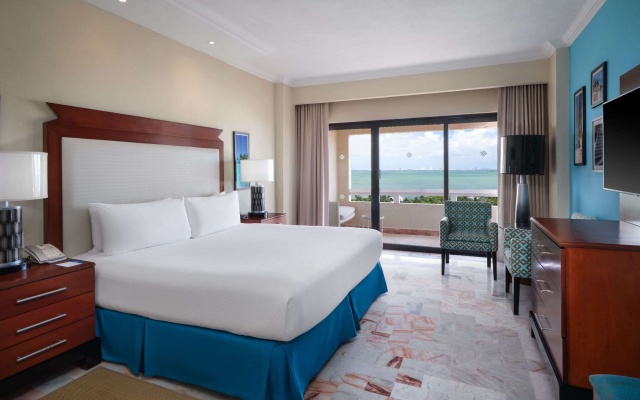 Wyndham Grand Cancun All Inclusive Resort & Villas