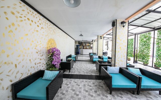 OYO 118 Beach Walk Stay