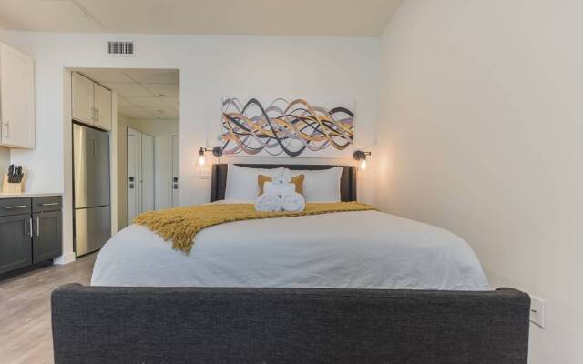 Pine Suite - 415