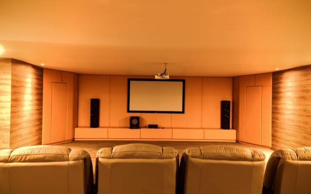 Royal Regent Condominium by iHost