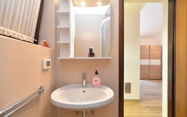 Apartment 1674