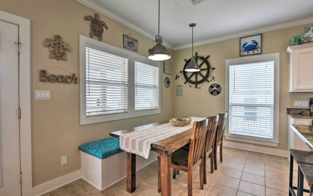 Ocean View & Grill: Crystal Beach Bungalow!