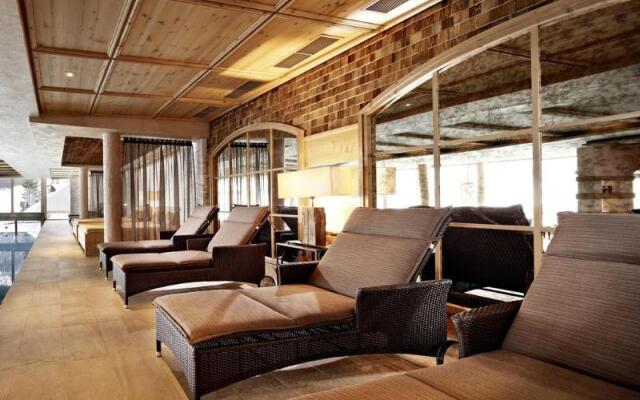 Hotel Berghof Crystal Spa & Sports