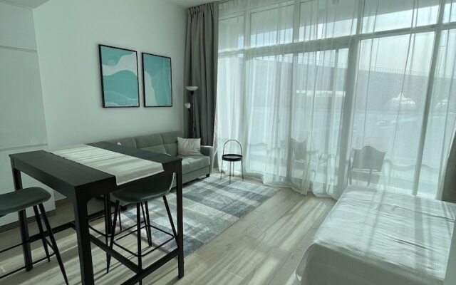 Modern Studio wz Stunning City View