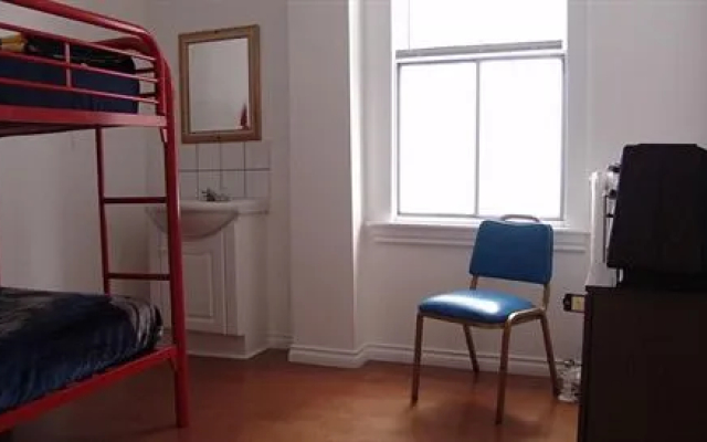 C&N Backpackers Hostel Vancouver