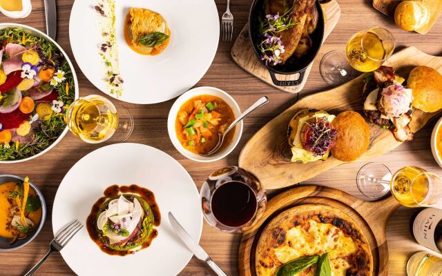 Kyukaruizawa Kikyo, Curio Collection by Hilton