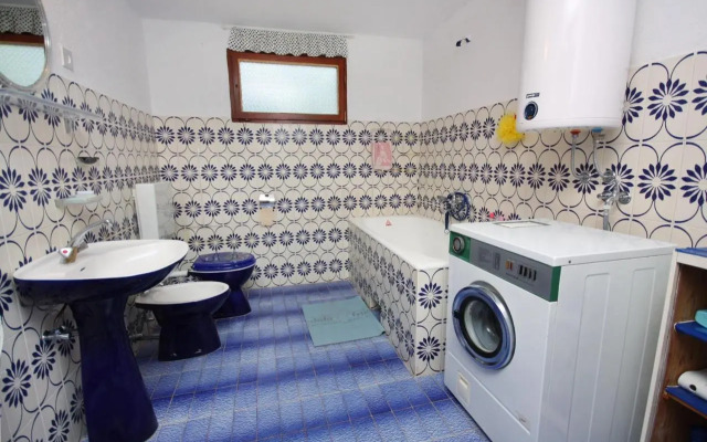 Apartments by the sea Necujam, Solta - 5186