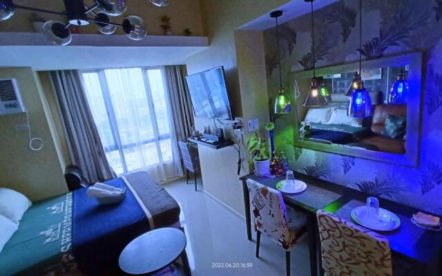 HI-END studio condo, 49" tv, ntflix & unli wifi