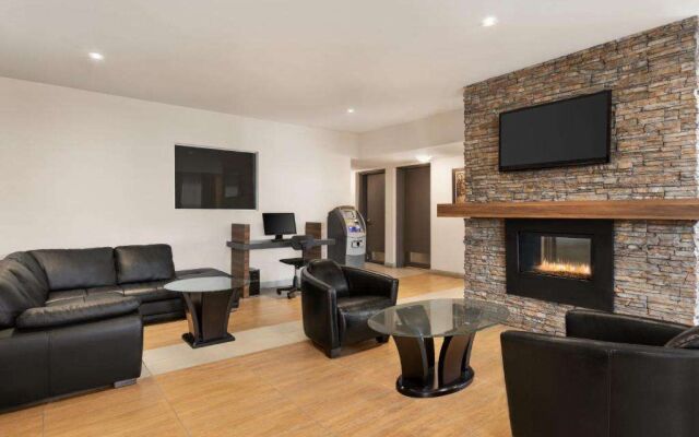 Days Inn By Wyndham Montreal East