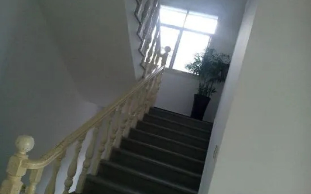 Xiagu Renjia Hostel