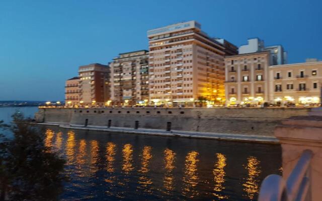 Philos - Appartements & Rooms